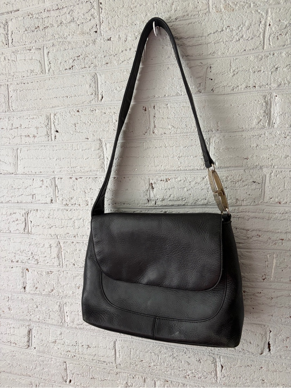 Claiborne Black Striped Lining Leather Co. Interior Pocket